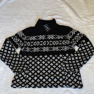 Lands End. Size S. Pullover fleece. Black/white